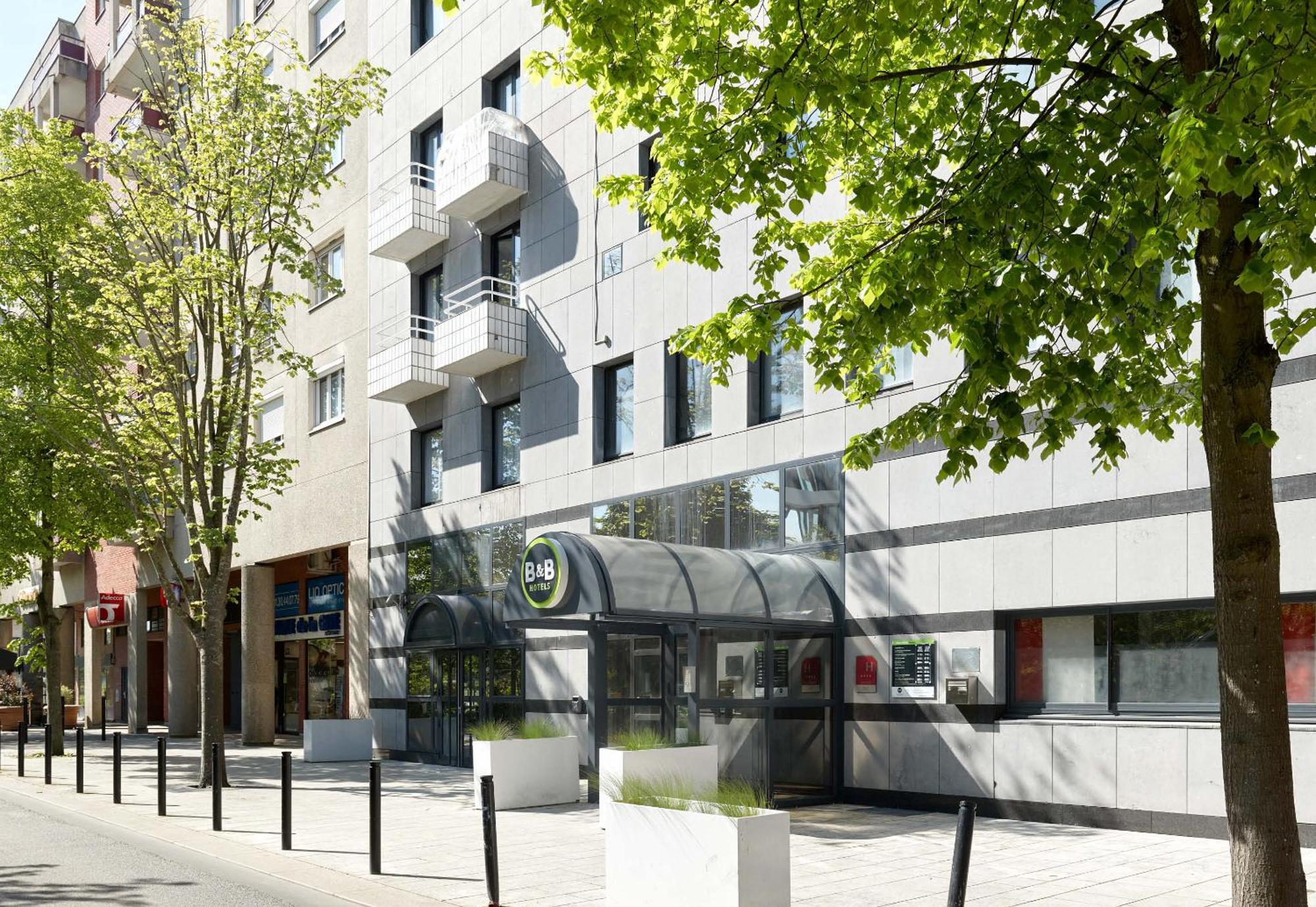 B&B Hotel Saint-Quentin-En-Yvelines Centre Gare 4 Etoiles Монтиньи-ле-Бретонё Экстерьер фото